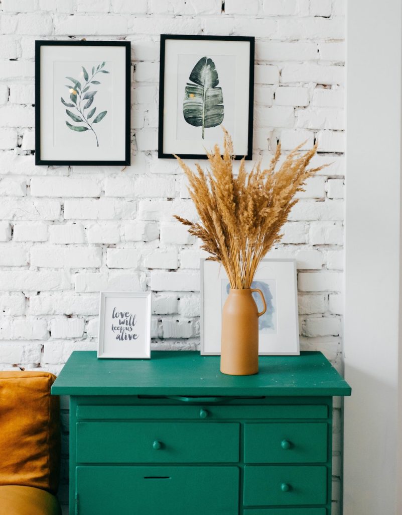 What to Know About Decorating with Secondhand Finds